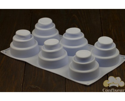 Silicone form for baking 