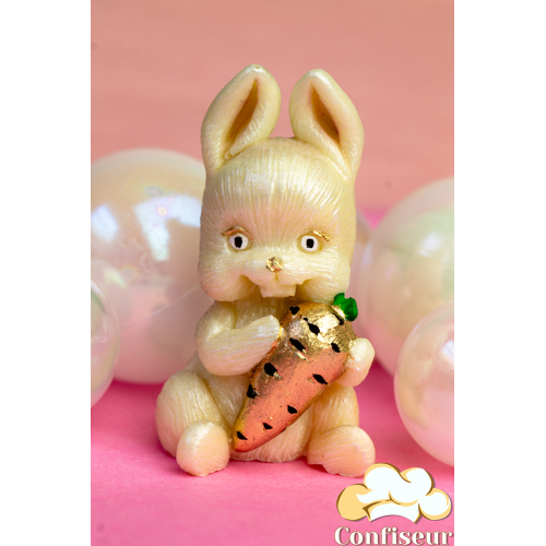 Шоколадна статуетка біла "Зая з  золотою морквиною"