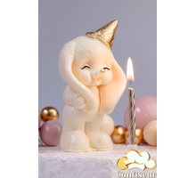 Шоколадна статуетка біла з золотом "Зайка задуває свічку" зі свічкою
