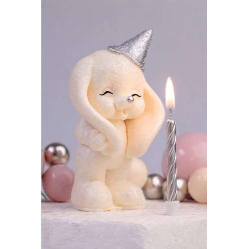 Шоколадна статуетка біла зі сріблом "Зайка задуває свічку" зі свічкою