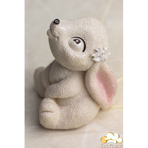 Шоколадна статуетка перламутрова "Зайченя" з квіточками