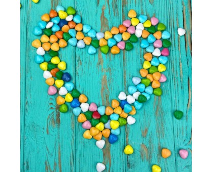Milk chocolate dragees Colored hearts (100 grams)