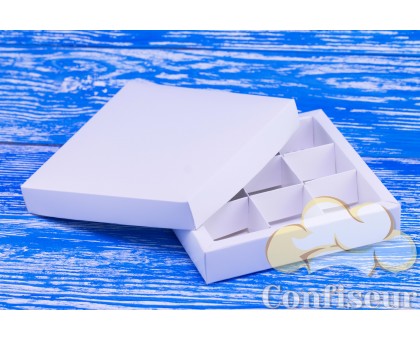 Коробка для цукерок 145*145*29 біла