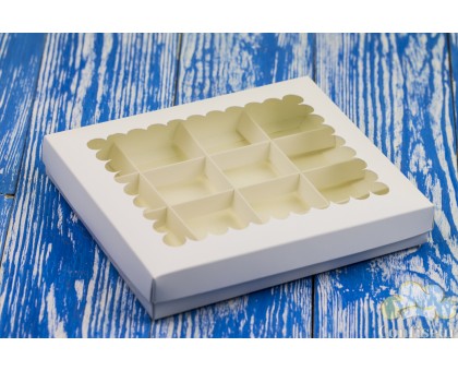 Box 16 chocolates with window 200*170*30 White